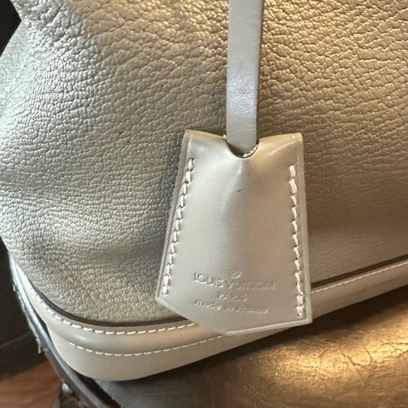 Louis Vuitton Lockit Leather Tote - Picture 4 of 7
